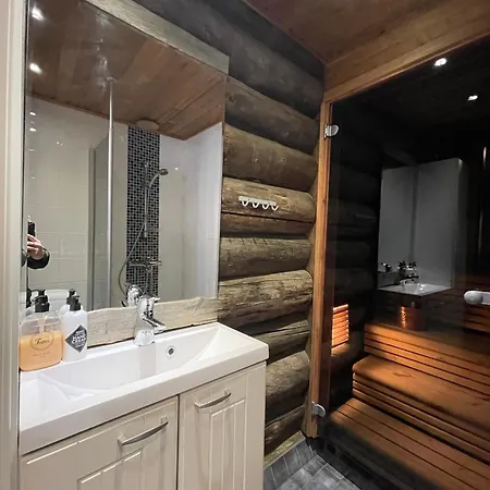 Tohtaja B Apartment Syote